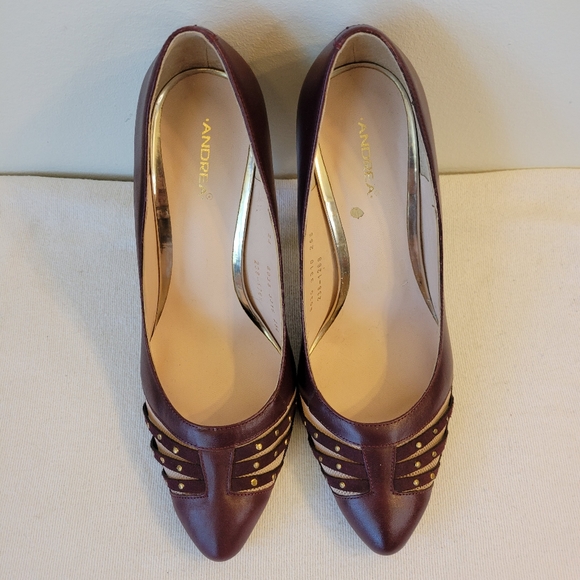 Retro ANDREA burgundy pumps with gold detail - Picture 4 of 12